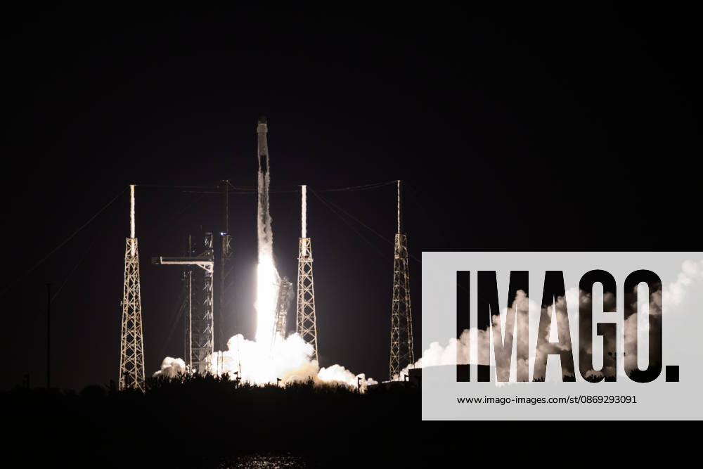 A SpaceX Falcon 9 rocket with a cargo spacecraft launches from Space Launch Complex-40 at Cape Canaveral Space Force Station, Florida on Oct. 13, 2026 at 6:33 a.m. EDT. The Dragon cargo spacecraft will deliver about 6,300 pounds of research equipment, crew supplies, and hardware to the International Space Station. Cape Canaveral USA - ZUMAb268 20261013_znp_b268_004