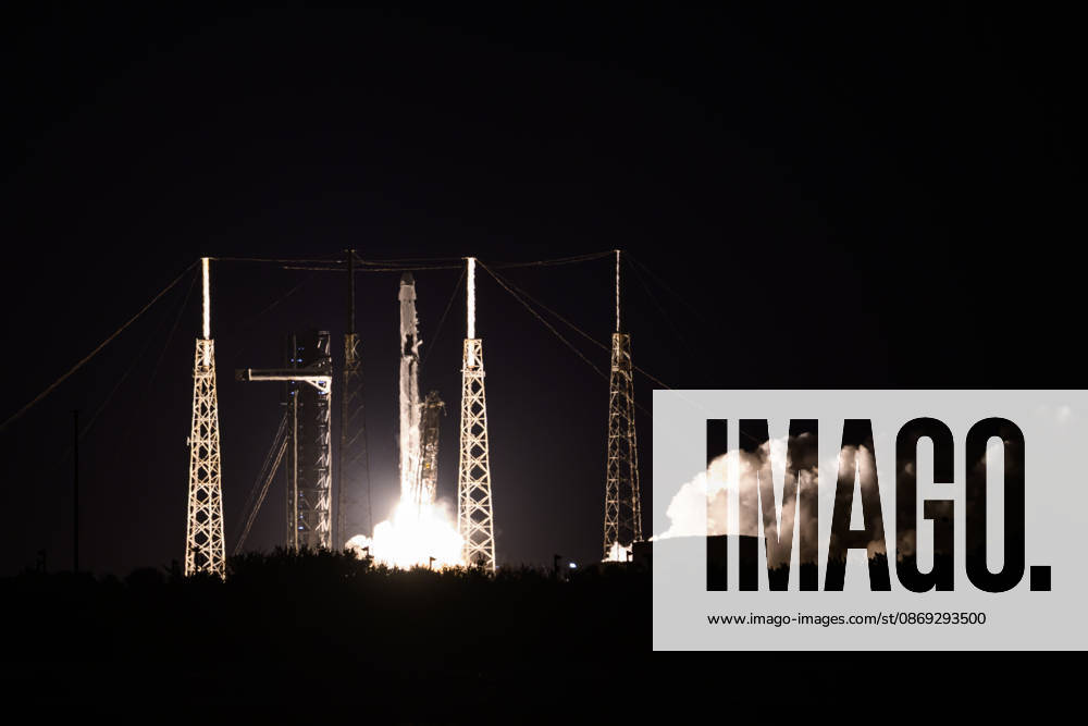 A SpaceX Falcon 9 rocket with a cargo spacecraft launches from Space Launch Complex-40 at Cape Canaveral Space Force Station, Florida on Oct. 13, 2026 at 6:33 a.m. EDT. The Dragon cargo spacecraft will deliver about 6,300 pounds of research equipment, crew supplies, and hardware to the International Space Station. Cape Canaveral USA - ZUMAb268 20261013_znp_b268_009