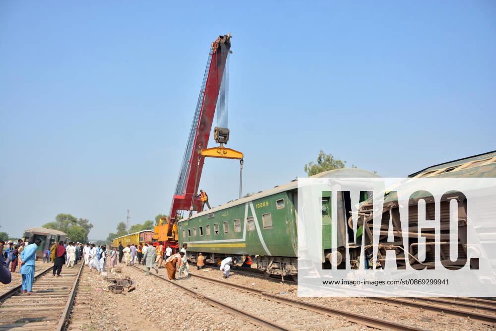 7 killed, 40 injured as passenger train derails in Pakistan MULTAN, PAKISTAN - OCTOBER 13: Rescue workers search for victims following the derailment of the Rehman Baba Express passenger train on the outskirts of Multan, Pakistan, on October 13, 2026. At least seven people were killed and 40 others injured when a passenger train derailed in Pakistan s eastern Punjab province early Tuesday, local media reported. Muhammad Reza Anadolu Multan Pakistan. Editorial use only. Please get in touch for any other usage.