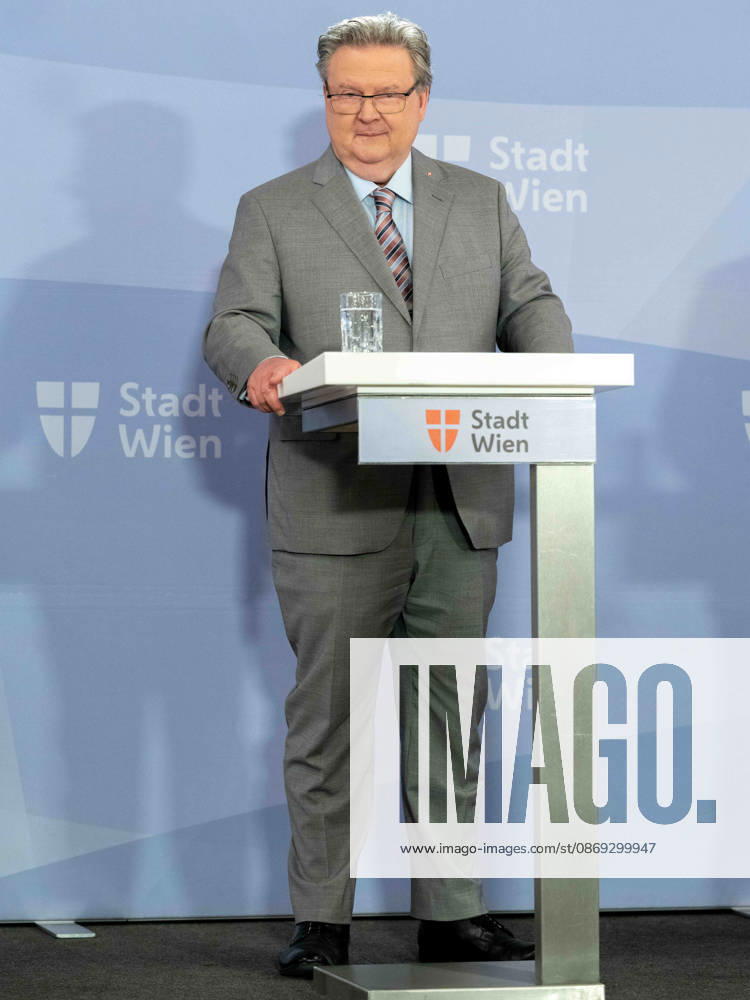 Press Conference by the Mayor—Vienna Mayor and State Governor Michael Ludwig (SPÖ)—on October 13, 2026, during a press conference on ME CFS and post-acute infection syndromes: research and care, held at City Hall in Vienna, Vienna, Austria