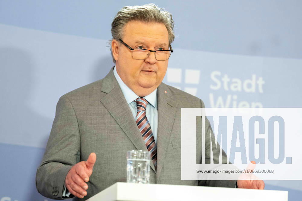 Press Conference by the Mayor—Vienna Mayor and Provincial Governor Michael Ludwig (SPÖ)—on October 13, 2026, during a press conference on ME CFS and post-acute infection syndromes: research and care, held at Vienna City Hall, Vienna, Austria