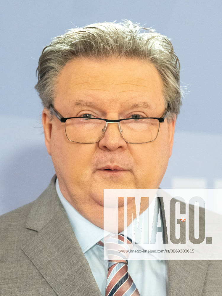 Press Conference by the Mayor of Vienna and Governor Michael Ludwig (SPÖ) on October 13, 2026, regarding ME CFS and post-acute infection syndromes—research and care—at City Hall in Vienna, Vienna, Austria