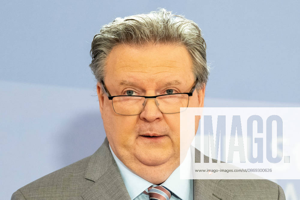 Press Conference by the Mayor—Vienna Mayor and State Governor Michael Ludwig (SPÖ)—on October 13, 2026, during a press conference on ME CFS and post-acute infection syndromes: research and care, held at City Hall in Vienna, Vienna, Austria