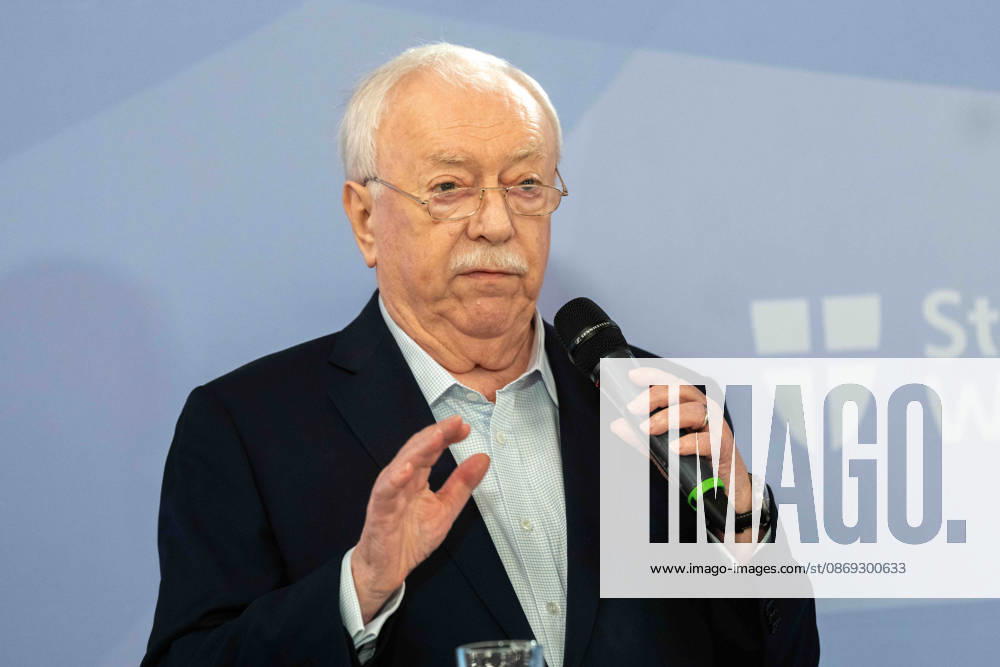 Press conference with Mayor and President Michael Häupl of the Vienna Science, Research, and Technology Fund on October 13, 2026, regarding ME CFS and post-acute infection syndromes—research and care—held at City Hall in Vienna, Vienna, Austria