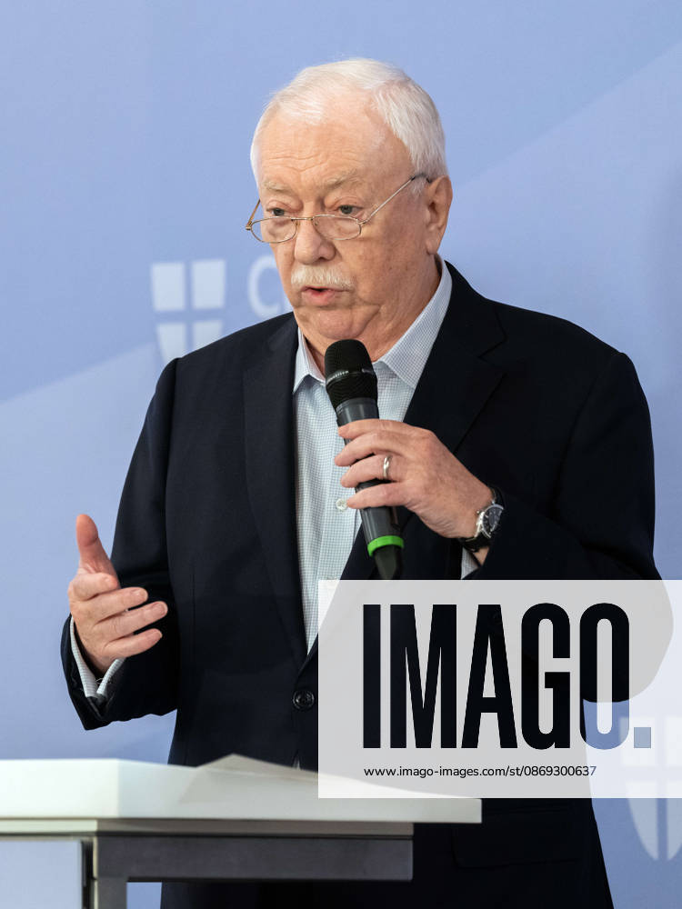 Press conference with Mayor and President Michael Häupl of the Vienna Science, Research, and Technology Fund on October 13, 2026, regarding ME CFS and post-acute infection syndromes—research and care—held at City Hall in Vienna, Vienna, Austria