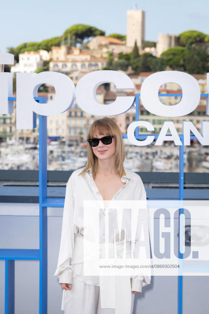 Alicia von Rittberg At Cannes Mipcom 2026 Photocall - Cannes Alicia von Rittberg attends the photocall of QUEEN SILVIA at Cannes Mipcom 2026 in Cannes, France on October 13, 2026. Photo by Shootpix ABACAPRESS.COM Cannes France