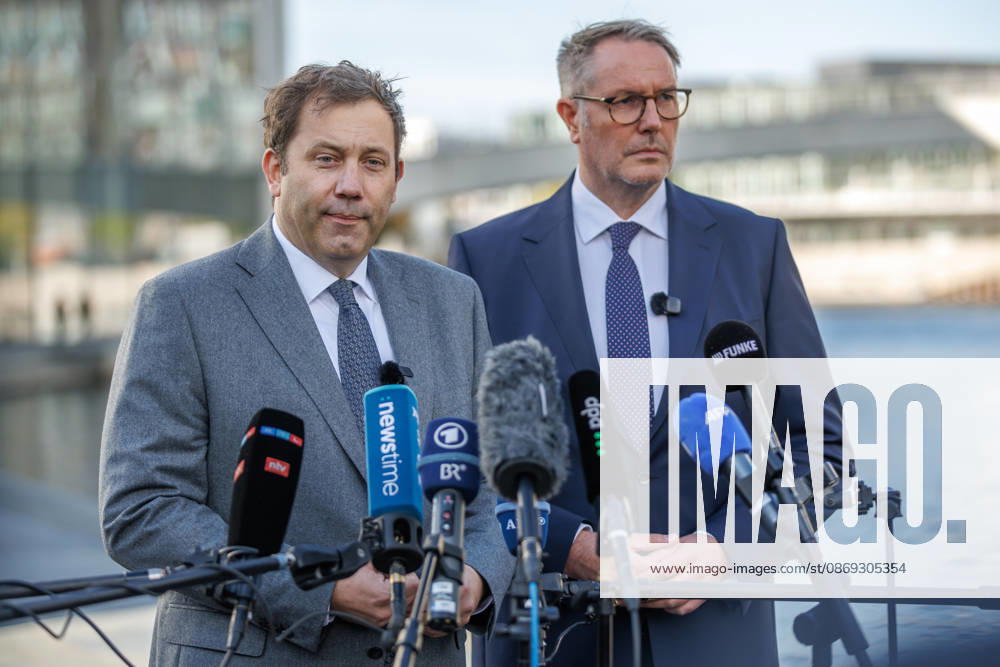 Alexander Schweitzer (SPD), Federal Minister of Labor and Social Affairs-designate, and Lars Klingbeil (SPD), Federal Minister of Finance, during a press statement; Alexander Schweitzer (SPD), Federal Minister of Labor and Social Affairs-designate, and Lars Klingbeil (SPD), Federal Minister of Finance, during a press statement in front of the Bundestag on Oc