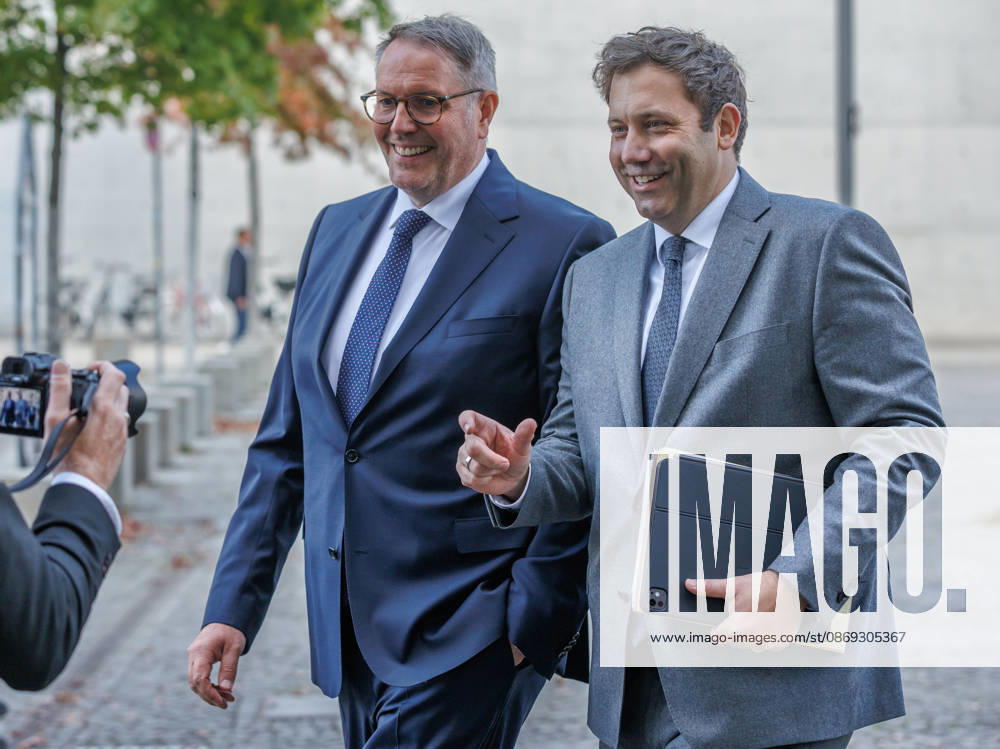 Alexander Schweitzer (SPD), Federal Minister of Labor and Social Affairs-designate, and Lars Klingbeil (SPD), Federal Minister of Finance, during a press statement; Alexander Schweitzer (SPD), Federal Minister of Labor and Social Affairs-designate, and Lars Klingbeil (SPD), Federal Minister of Finance, during a press statement in front of the Bundestag on Oc