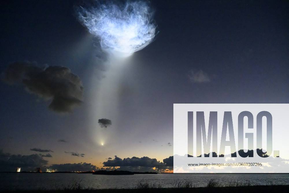 A SpaceX Falcon 9 rocket with a cargo spacecraft launches from Space Launch Complex-40 at Cape Canaveral Space Force Station, Florida on Oct. 13, 2026 at 6:33 a.m. EDT. The Dragon cargo spacecraft will deliver about 6,300 pounds of research equipment, crew supplies, and hardware to the International Space Station. Cape Canaveral USA - ZUMAb268 20261013_znp_b268_002
