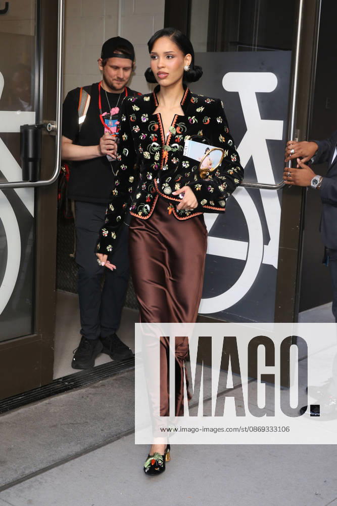 NARA SMITH at ABC Studios in New York City New York USA - ZUMAh16_ 20261013_zaf_h16_117