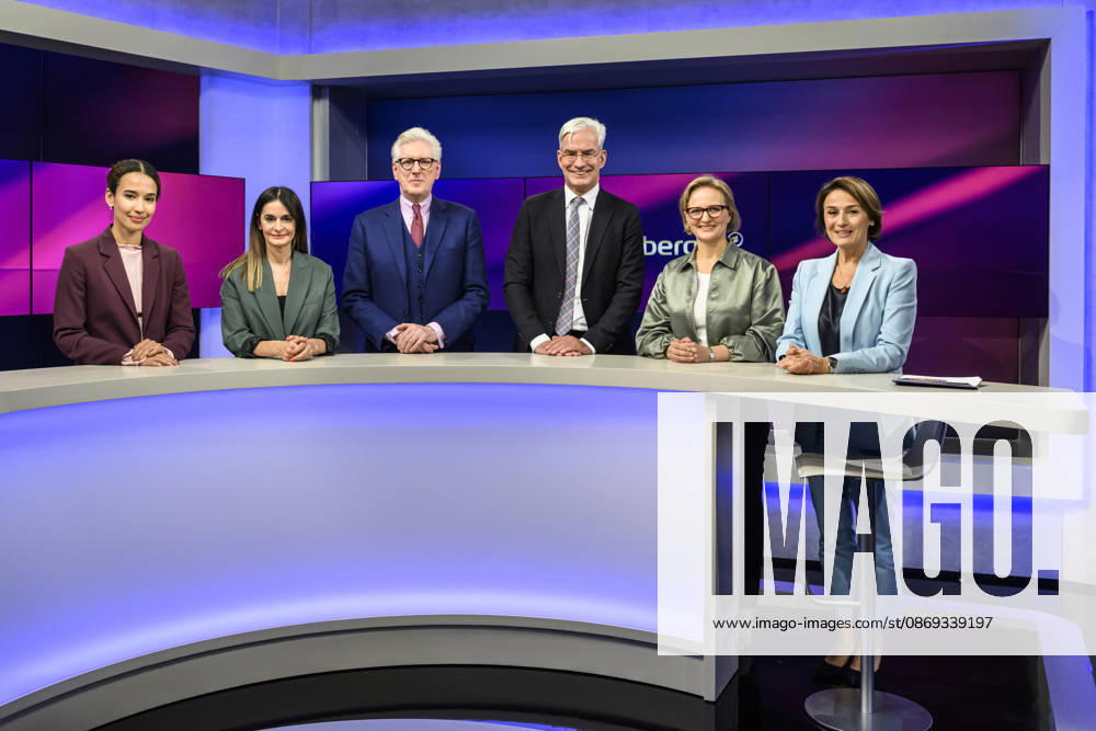 Pictured, from left: Alisha Mendgen (Focus), Iris Sayram (ARD Capital Studio), Theo Koll (journalist and host), Mathias Middelberg (CDU Executive Committee member), Franziska Brantner (Alliance 90 The Greens party chair), Sandra Maischberger (GER), Berlin, studio, guest on Maischberger, political talk show, TV,