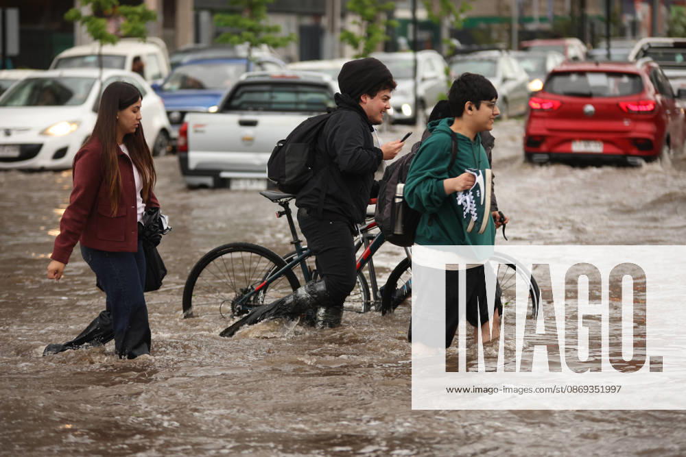Flooding in the Nuble subway underpass following this afternoon s thunderstorm in the Metropolitan Region Claudio Caceres Aton Chile, Santiago, Chile Aton 1199621