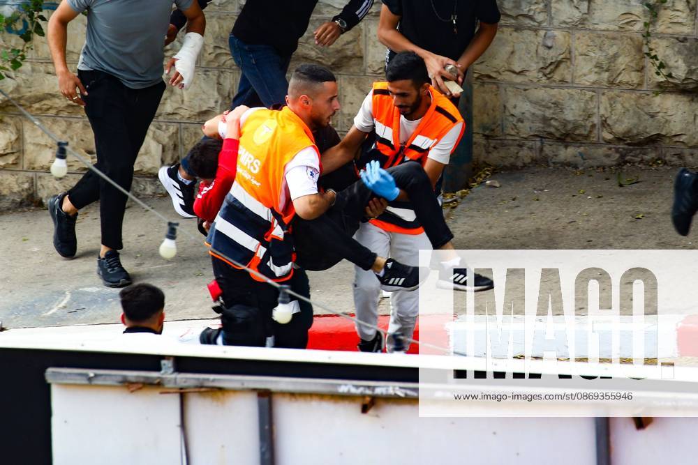 Ramallah, Palestine, State of: RAMALLAH, WEST BANK, PALESTINE, OCTOBER 13, 2026: Israeli forces conduct a raid in Ramallah in the occupied West Bank. The operation includes a raid on the offices of Addameer Prisoner Support and Human Rights Association. The Palestinian Ministry of Health reported two people wounded, including a 14-year-old boy wounded by Israeli gunfire, while several others were treated for tear gas inhalation. Ramallah Palestine, State of - ZUMAq101 20261013_zna_q101_198