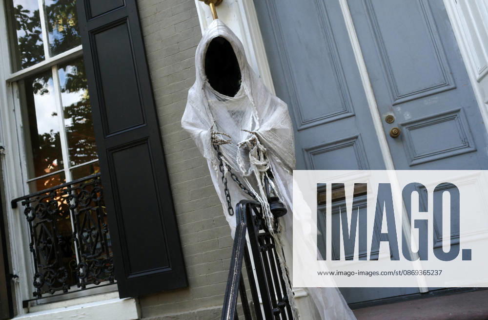 Halloween Decorations in Washington, DC Halloween themed decorations at a house downtown Washington, DC on October 13, 2026. Photo by Olivier Douliery ABACAPRESS.COM Washington Virginia United States