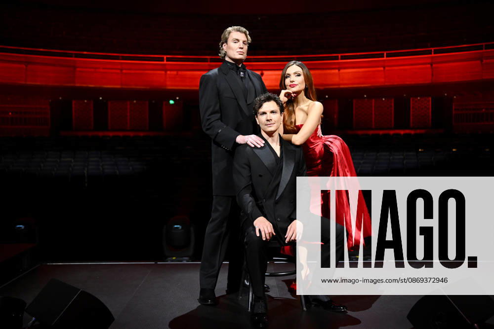 MOULIN ROUGE PREVIEW, (L-R) Reuben Kaye, in the role of Harold Zidler, Nigel Huckle, in the role of Christian, and Erin Clare, in the role of Satine, pose for a photograph during the Moulin Rouge! The Musical cast reveal at the Sydney Lyric Theatre, Sydney Wednesday, October 14, 2026. ( NO ARCHIVING SYDNEY NEW SOUTH WALES Australia