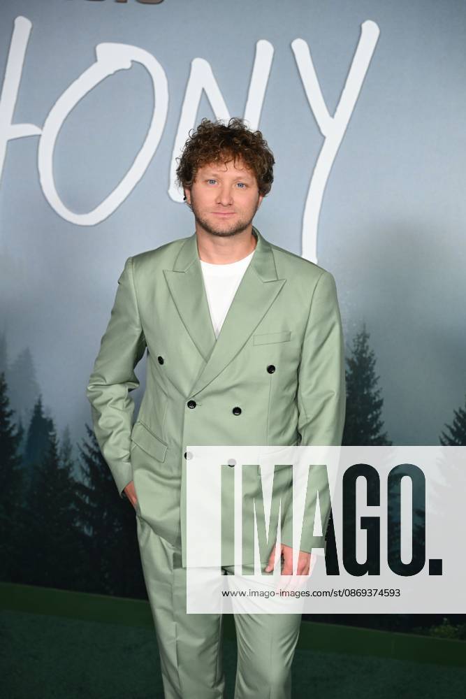 Los Angeles , CA: - OCTOBER 13: Andrii Shatyrko at the Los Angeles premiere of Hulu s Phony at Pacific Design Center on October 13, 2026 Credit: Michael Mattes USA - ZUMAa123 20261013_zaa_a123_043