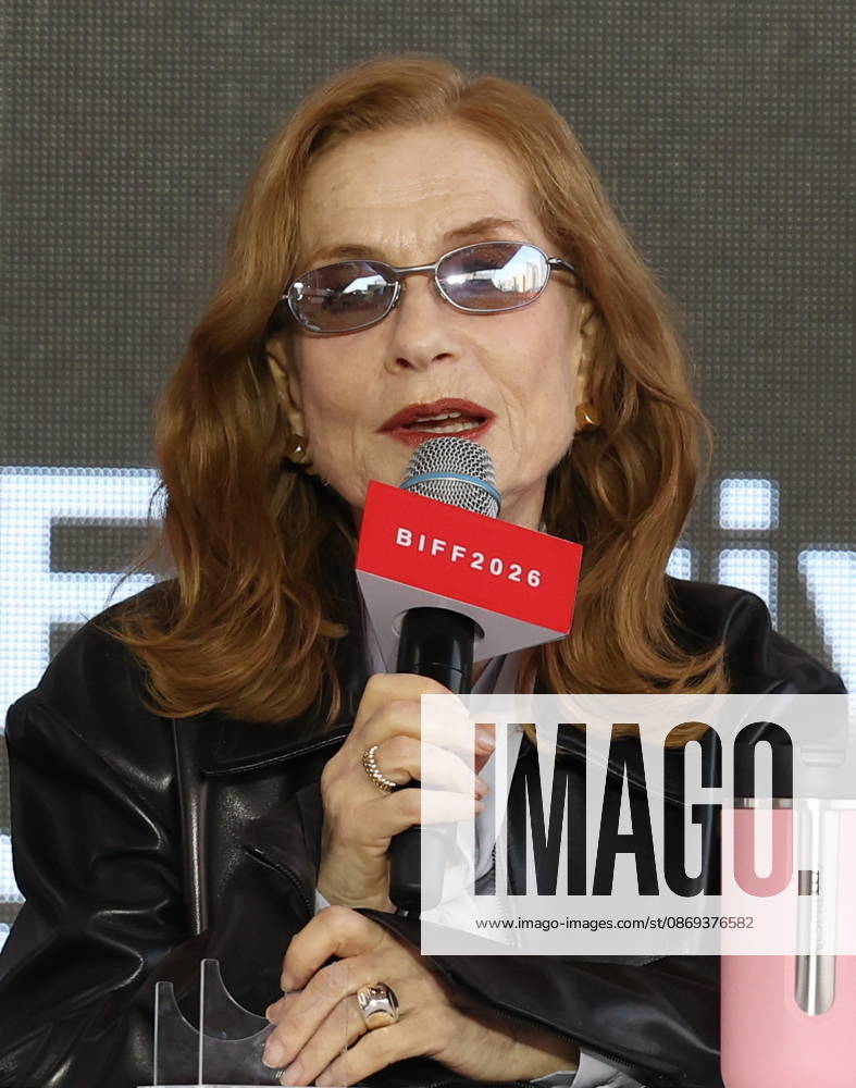 French actress Isabelle Huppert at BIFF French actress Isabelle Huppert at BIFF French actress Isabelle Huppert attends an open talk event at the 31st Busan International Film Festival (BIFF) at the Busan Cinema Center in the southeastern port city on Oct. 13, 2026. (Yonhap) 2026-10-14 12:24:03 <Copyright ¨Ï 1980-2026 YONHAPNEWS AGENCY. .> ºÎ»ê±¤¿ª½Ã