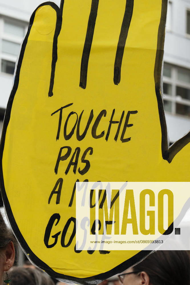 High School Student Mobilisation - Toulouse A placard saying, Don t touch my kid. Act V of the secondary school and university students protests. Young people and the world of work are continuing their joint mobilisation and demands for adequate resources for education, better study conditions, an end to student precariousness, and access to housing. France, Toulouse, 13 October 2026. Photo by Patricia Huchot-Boissier AbacaPress.com. TOULOUSE OCCITANIE France
