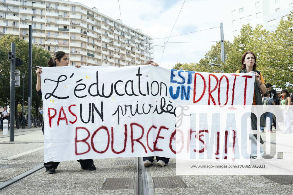 High School Student Mobilisation - Toulouse A banner reading - Education is a right, not a bourgeois privilege!!!. Act V of the secondary school and university students protests. Young people and the world of work are continuing their joint mobilisation and demands for adequate resources for education, better study conditions, an end to student precariousness, and access to housing. France, Toulouse, 13 October 2026. Photo by Patricia Huchot-Boissier AbacaPress.com. TOULOUSE OCCITANIE France