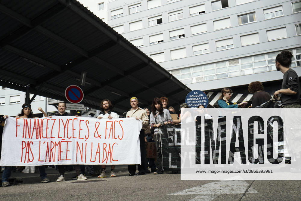 High School Student Mobilisation - Toulouse Two banners – Fund secondary schools and universities, not the army or the A-levels – Support for secondary school pupils. Act V of the secondary school and university students protests. Young people and the world of work are continuing their joint mobilisation and demands for adequate resources for education, better study conditions, an end to student precariousness, and access to housing. France, Toulouse, 13 October 2026. Photo by Patricia Huchot-Boissier AbacaPress.com. TOULOUSE OCCITANIE France