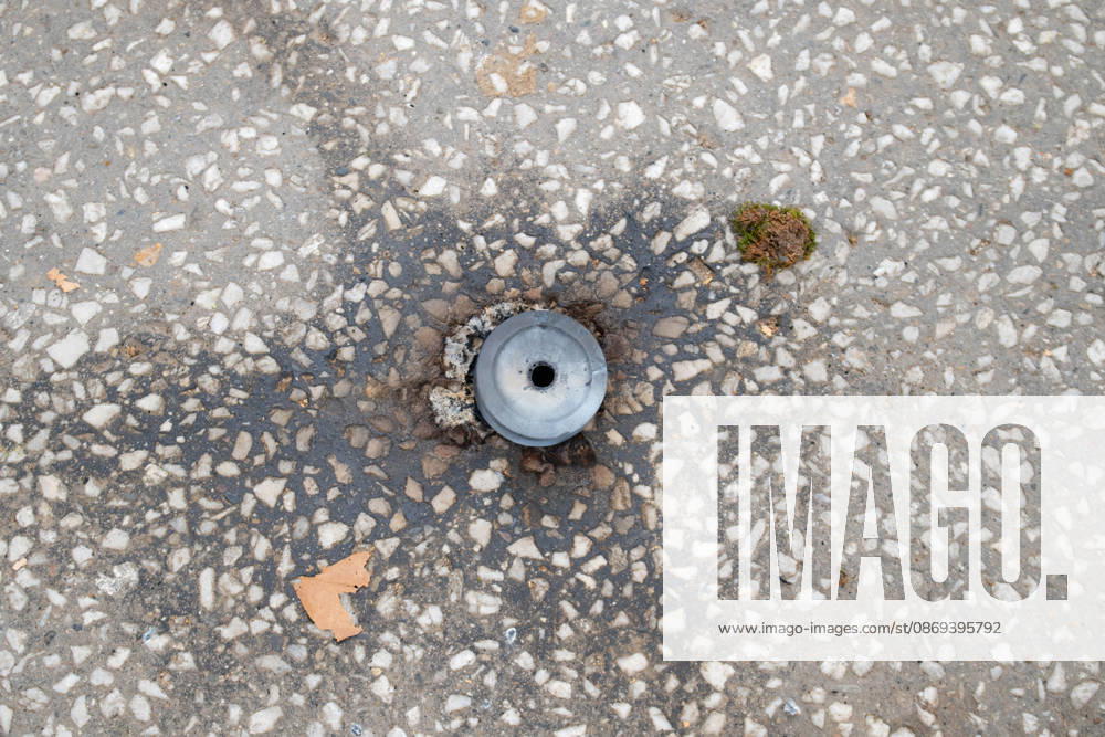 Student Protesters Clash With CRS In Toulouse - France A tear gas capsule is seen during a French student protest in Toulouse, France on October 13, 2026. Photo by Nathan Barange ABACAPRESS.COM Toulouse HAUTE-GARONNE France