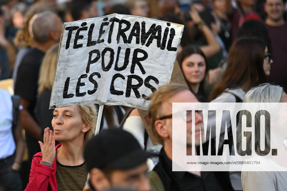 Students and Workers Unions demonstrations converge at Place Vauban in Paris on October 13, 2026. - 13 10 2026 - France Ile-de-France (region) Paris - JulienxMattiax Pictorium LePictorium_0343259