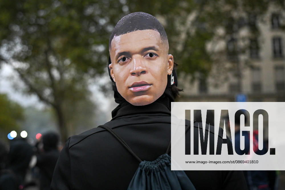 High school students and autonomous groups clash with riot police in Paris, October 13, 2026. - 13 10 2026 - France Ile-de-France (region) Paris - JulienxMattiax Pictorium LePictorium_0343313