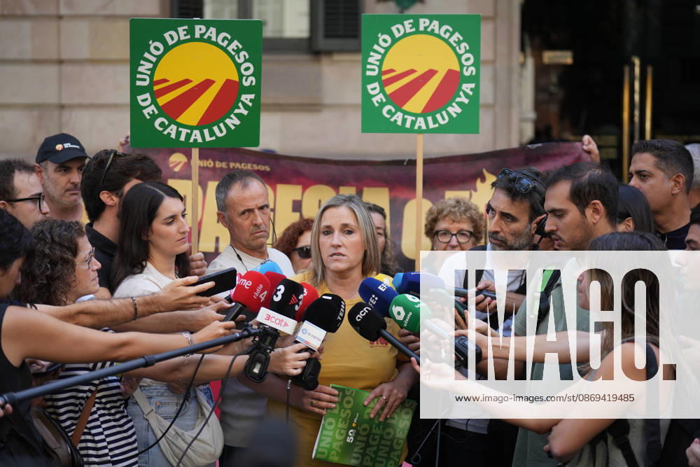 Tractor Rally for Agriculture in Barcelona Raquel Serrat, national coordinator of Unió de Pagesos, during a rally of tractors from different parts of Catalonia in front of the Government Delegation and during her remarks on October 14, 2026, in Barcelona, Catalonia, Spain. The protest, organized by Unió de Pagesos with the support of Asaja, FCAC, and Revolta Pagesa, denounces the structural crisis in the agricultural sector in Barcelona. October 14, 2026, Spain