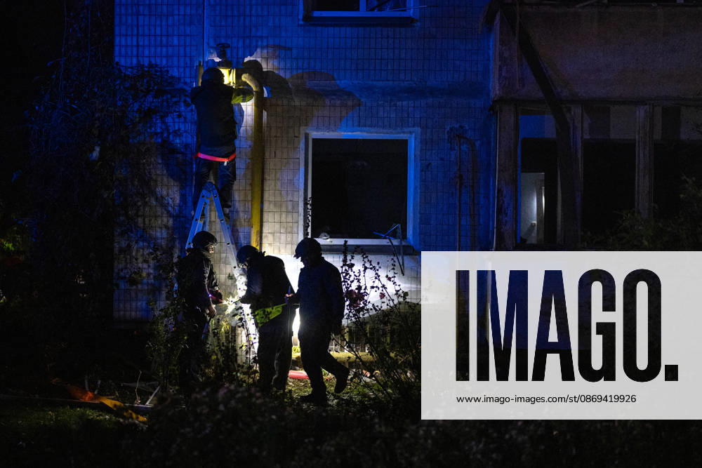 Emergency crew workers inspect the condition of gas supply lines in a nine-story residential building damaged in a Russian missile strike in Kyiv’s Desnianskyi district, Ukraine, on October 14, 2026. Russia launched a massive ballistic missile attack on the capital. Three women were killed and 19 people were injured in the Desnianskyi district, including a seven-year-old girl. Apartments on the first through eighth floors of the building were also damaged (Photo by Danylo Antoniuk Ukrinform) Ballistic missile strikes next to nine-story residential building in Desnianskyi district of Kyiv