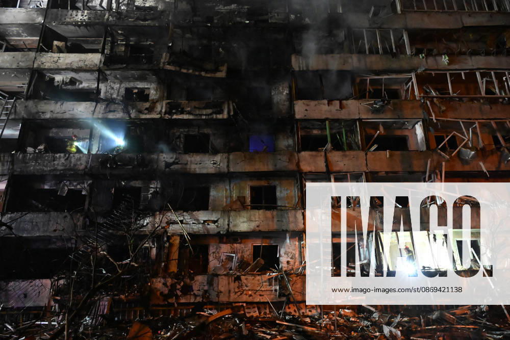 3 Dead and 19 Injured as Russian Missile Hits Residential Building - Kyiv The aftermath of a Russian missile strike on a nine-story residential building is seen in Kyiv? Desnianskyi district, Ukraine, on October 14, 2026. Russia launched a massive ballistic missile attack on the capital. Three women were killed and 19 people were injured in the Desnianskyi district, including a seven-year-old girl. Apartments on the first through eighth floors of the building were also damage Photo by Oleksandr Klymenko Ukrinform ABACAPRESS.COM Kyiv Ukraine