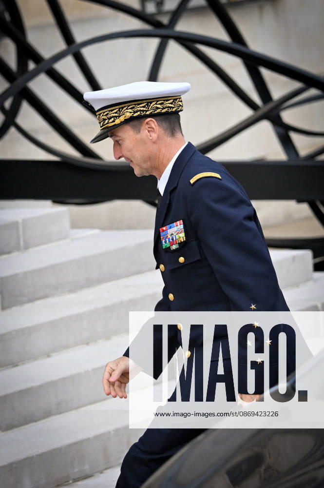 Weekly Cabinet Meeting at the Elysee Palace Fabien Mandon, Chief of Staff of the Armed Forces arrives after the weekly cabinet meeting (Conseil des ministres) at the Elysee Palace in Paris, France, on October 14, 2026. Photo by Tomas Stevens ABACAPRESS.COM Paris France
