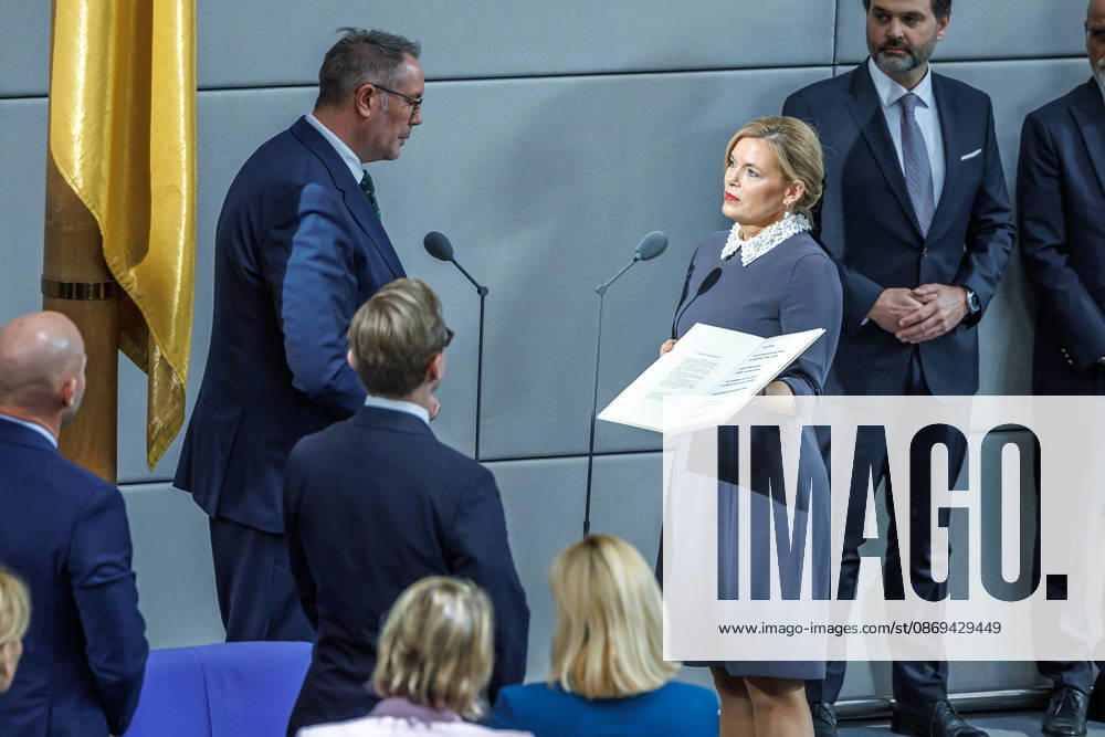 Bundestag: Alexander Schweitzer (SPD), Federal Minister of Labor and Social Affairs, was sworn in by Bundestag President Julia Kloeckner at the German Bundestag on October 10, 2026, in Berlin, Berlin, Berlin, Germany, Bundestag