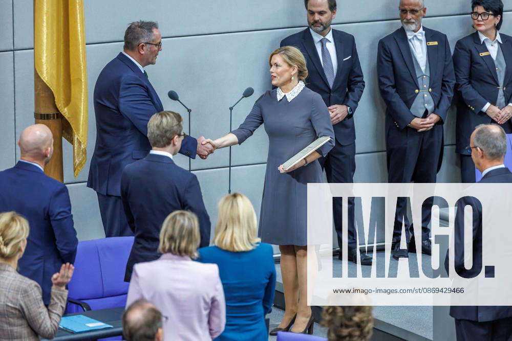 Bundestag: Alexander Schweitzer (SPD), Federal Minister of Labor and Social Affairs, was sworn in by Bundestag President Julia Kloeckner at the German Bundestag on October 10, 2026, in Berlin, Berlin, Berlin, Germany, Bundestag