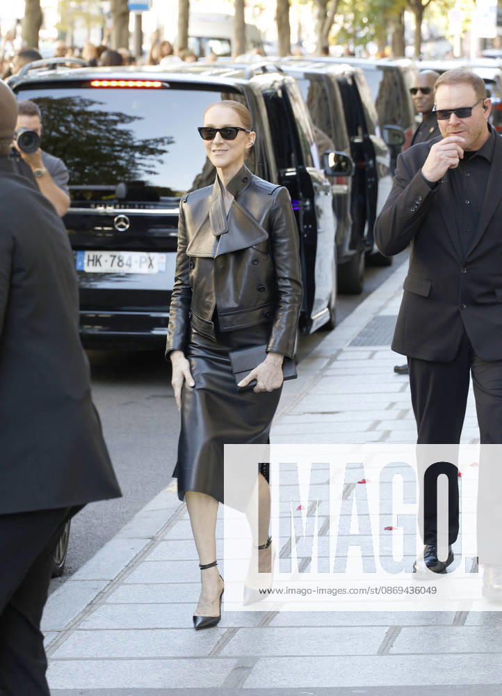 Céline Dion greets her fans as she leaves theRoyal Monceau Hotel in Paris before heading to the La Plénitude Arena at Paris La Défense to continue her concert series on October 14, 2026 Christophe Aubert Bestimage Céline Dion greets fans as she leaves the Royal Monceau Hotel in Paris before heading to the La Plénitude Arena at Paris La Défense to continue her concert series on October 14, 2026, Paris, France