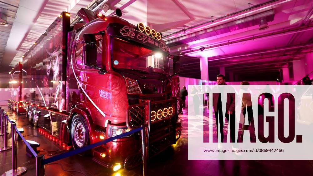 Carwalk at the Essen Motor Show: Extensive photo gallery of spectacular cars ** FOR ** **Scania R 770, La Vida es Bella at the Essen Motor Show on October 14, 2026, at Messe Essen in Essen-Rüttenscheid, Germany, North Rhine-Westphalia, Essen. Copyright ChristofxKöpsel