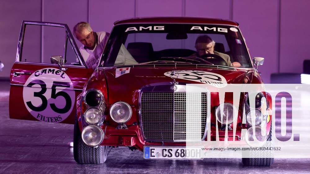 Carwalk at the Essen Motor Show: Extensive photo gallery of spectacular cars ** FOR ** **Mercedes-Benz 300 SEL 6 8 AMG at the Essen Motor Show on October 14, 2026, at Messe Essen in Essen-Rüttenscheid, Germany, North Rhine-Westphalia, Essen. Copyright ChristofxKöpsel