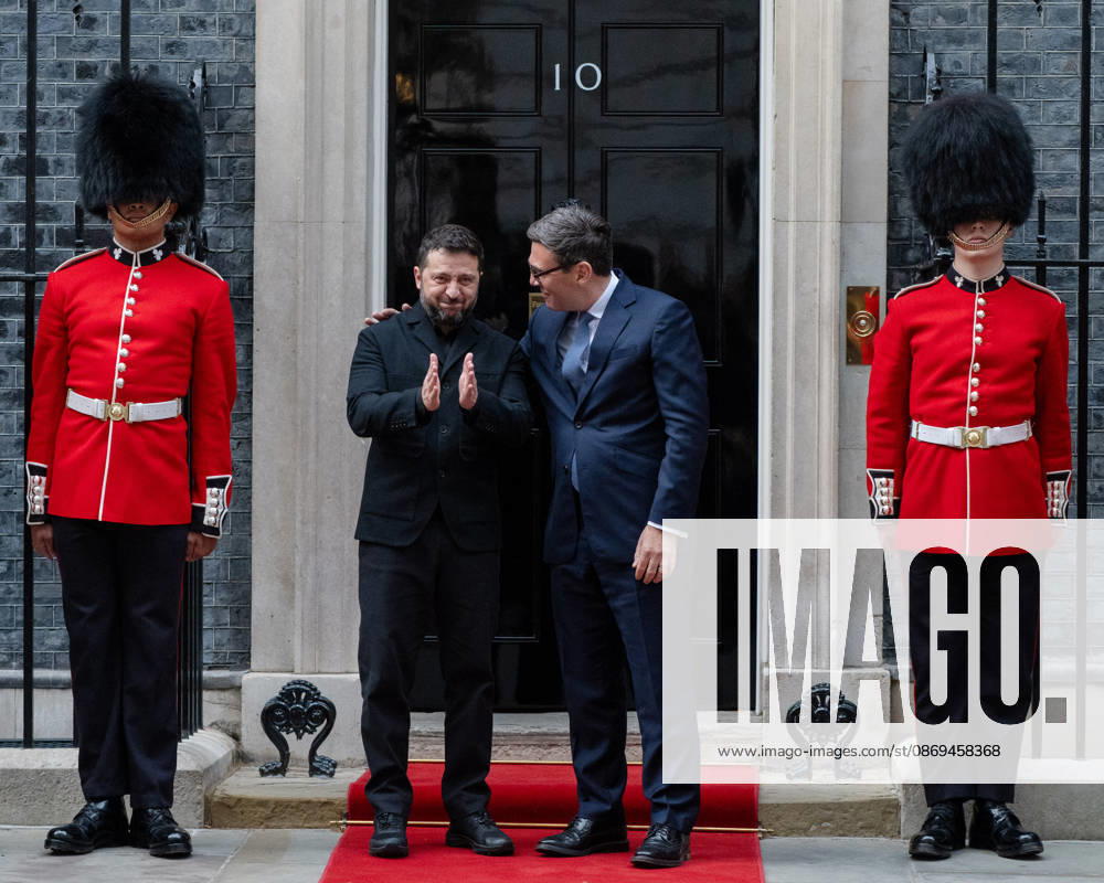 British Prime Minister Andy BURNHAM welcomes Ukrainian President Volodymyr ZELENSKYY outside 10 Downing Street in London, United Kingdom, ahead of their meeting to discuss support for Ukraine. London United Kingdom - ZUMAk172 20261014_zip_k172_070