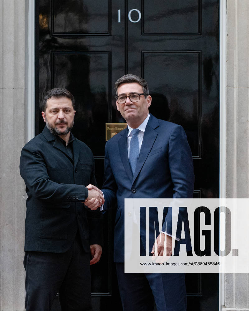 British Prime Minister Andy BURNHAM shakes hands with Ukrainian President Volodymyr ZELENSKYY outside 10 Downing Street in London, United Kingdom, ahead of talks on the UK s continued support for Ukraine. London United Kingdom - ZUMAk172 20261014_zip_k172_082