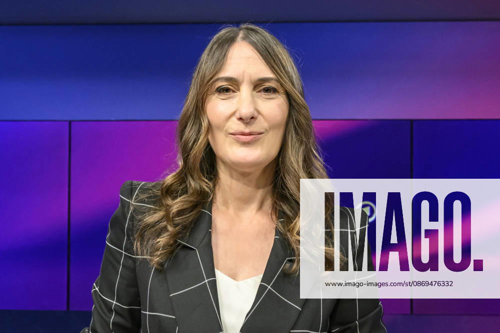 Pictured, from left: Anja Kohl, ARD host and economic expert, GER, Berlin, studio, guest on *Maischberger*, political talk show, TV, program, with host Sandra Maischberger, Das Erste, from Adlershof, Studio 20, October 14, 2026,
