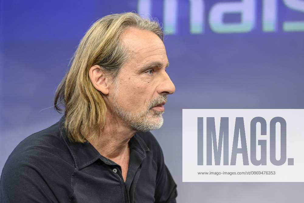 Pictured, from left: Richard David Precht, philosopher, GER, Berlin, studio, guest on *Maischberger*, a political talk show, TV program, hosted by Sandra Maischberger, Das Erste, from Adlershof – Studio 20, October 14, 2026,