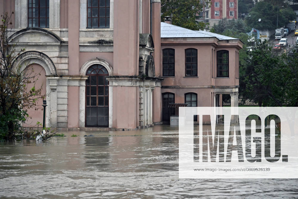 Historic Sadabat Mosque and surrounding structures submerged as Kagithane Stream overflows in Istanbul ISTANBUL, TURKIYE - OCTOBER 15: Floodwaters surround the historic Sadabat Camii (Aziziye Mosque) and surrounding structures in the Kagithane district of Istanbul, Turkiye on October 15, 2026. Heavy downpours caused the Kagithane Stream to overflow its banks, inundating nearby historical sites, courtyards, and streets. Isa Terli Anadolu Istanbul Turkey. Editorial use only. Please get in touch for any other usage.