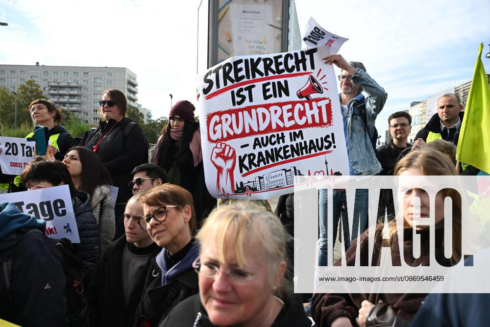 Charite workers strike over working conditions in Berlin BERLIN, GERMANY - OCTOBER 15: Workers at Charite, one of Germany’s largest university hospitals, take part in a warning strike called by the ver.di trade union, demanding better working conditions and reduced workloads, in Berlin, Germany, October 15, 2026. Volodymyr Sindieiev Anadolu Berlin Germany. Editorial use only. Please get in touch for any other usage.