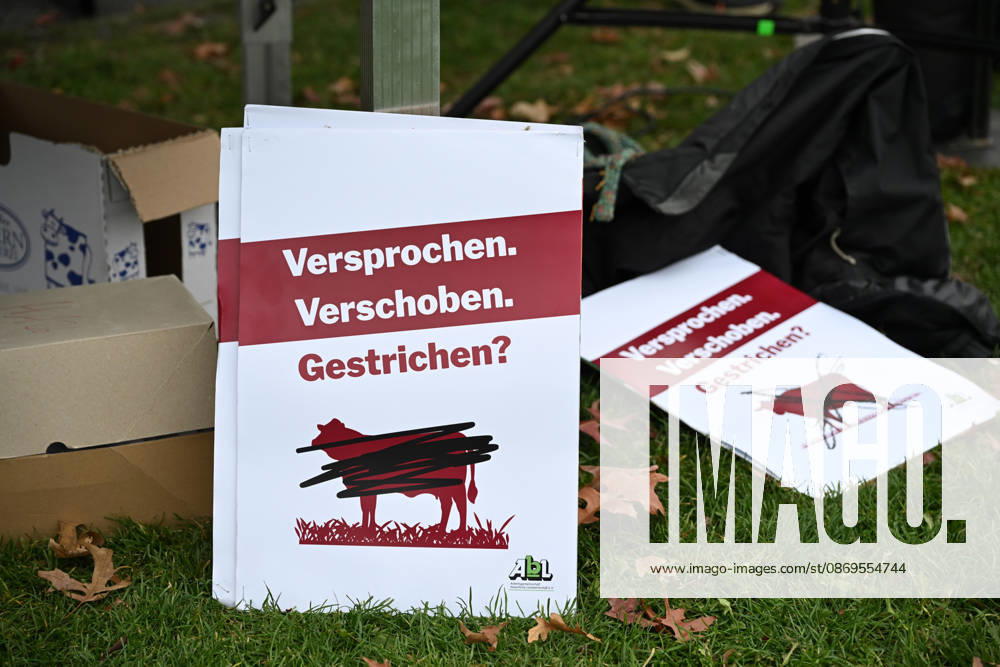 Rally calls for dairy cow pasture subsidy in Berlin BERLIN, GERMANY – OCTOBER 15: Placards are seen during a protest in front of the German Bundestag for the introduction of a planned eco-scheme to support pasture-based dairy farming, in Berlin, Germany, 15 October 2026. The Bundestag is scheduled to debate a draft bill that would scrap the proposed subsidy. The protest is part of a week of action highlighting the importance of pasture-based livestock farming. Volodymyr Sindieiev Anadolu Berlin Germany. Editorial use only. Please get in touch for any other usage.