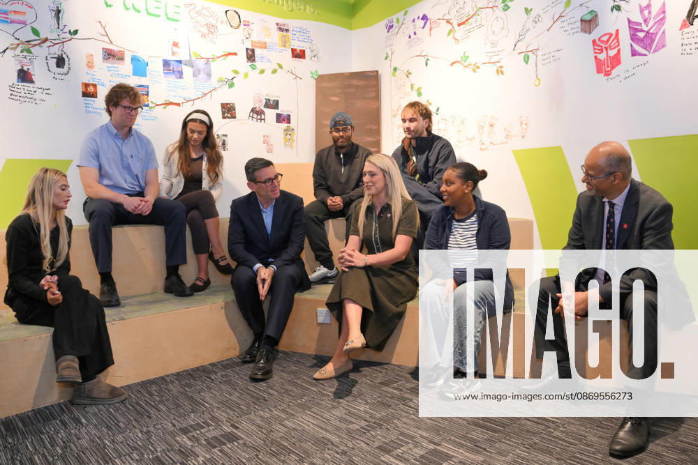 Britain Politics Britain s Prime Minister Andy Burnham sits next to cyclist Laura Kenny as he chats with young people during his visit of the King s Trust charity in Manchester, England, Thursday, Oct. 15, 2026., Credit:Avalon.red PA ROTA - B68 Avalon GBR, Manchester