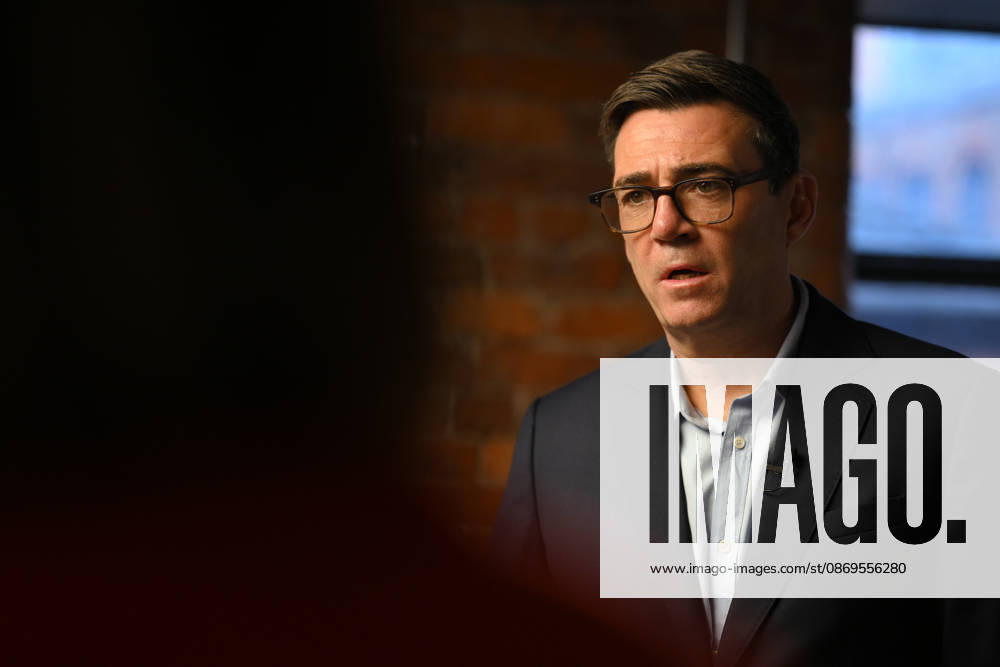 Britain Politics Britain s Prime Minister Andy Burnham lspeaks to employees during his visit of the King s Trust charity in Manchester, England, Thursday, Oct. 15, 2026., Credit:Avalon.red PA ROTA - B68 Avalon GBR, Manchester