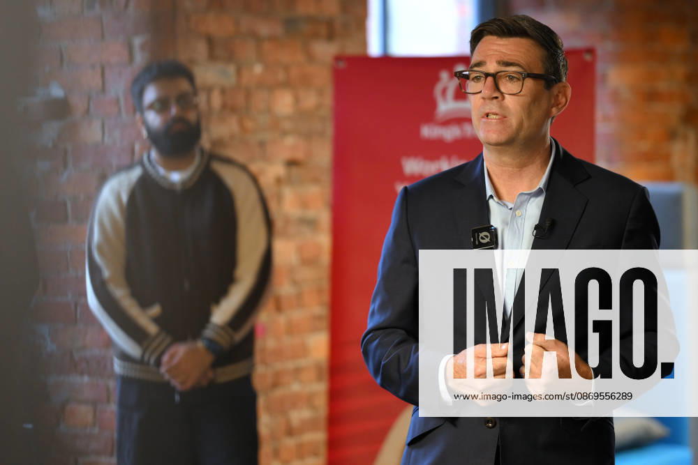 Britain Politics Britain s Prime Minister Andy Burnham speaks to employees during his visit of the King s Trust charity in Manchester, England, Thursday, Oct. 15, 2026., Credit:Avalon.red PA ROTA - B68 Avalon GBR, Manchester