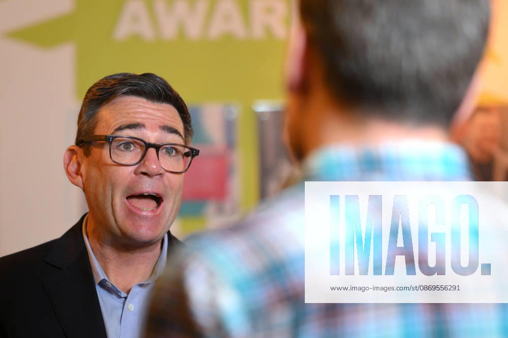 Britain Politics Britain s Prime Minister Andy Burnham speaks to employees during his visit of the King s Trust charity in Manchester, England, Thursday, Oct. 15, 2026., Credit:Avalon.red PA ROTA - B68 Avalon GBR, Manchester