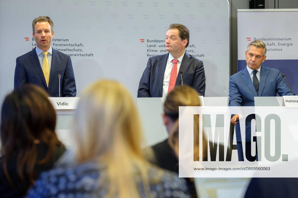 Press Conference at the BMLUK Federal Minister of Economy, Energy, and Tourism Wolfgang Hattmannsdorfer (ÖVP) on October 15, 2026, at the press conference on the federal government’s 2027 Renovation Initiative at the Federal Ministry of Agriculture and Forestry, Climate and Environmental Protection, Regions, and Water Management in Vienna, Vienna, Austria