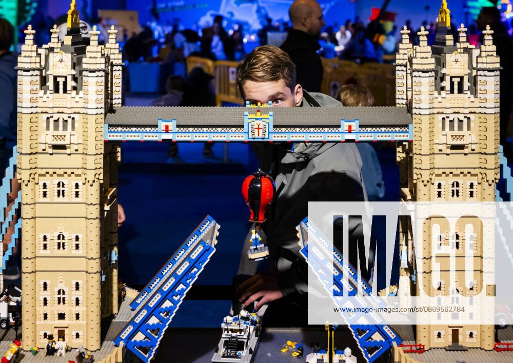 UTRECHT - Visitors view LEGO creations during the first day of LEGO World at the Jaarbeurs. For seven days, young and old can have fun with the building toys. REMKO DE WAAL ANP netherlands out - belgium out