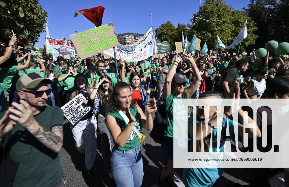 Students and teachers rally in Madrid as education strike continues MADRID, SPAIN - OCTOBER 15: Students and education workers march through central Madrid carrying banners and placards as an indefinite strike demanding improved education conditions continues for a second day, on October 15, 2026 in Madrid, Spain. Students who walked out of classes joined teachers and other education staff in the demonstration, which was called by unions representing the education sector. Burak Akbulut Anadolu Madrid Spain. Editorial use only. Please get in touch for any other usage.